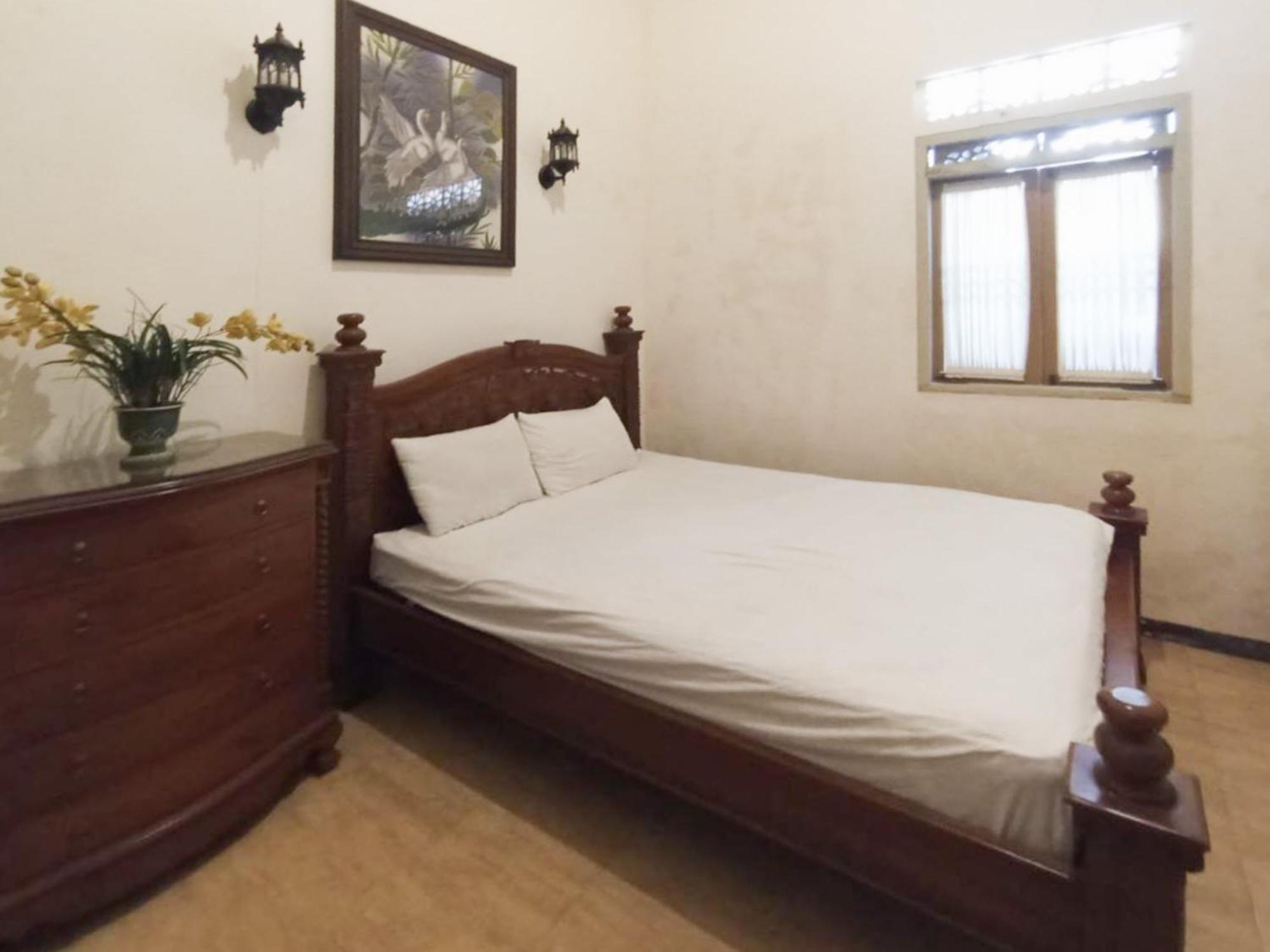 Intayu Homestay Redpartner Malang Exterior photo