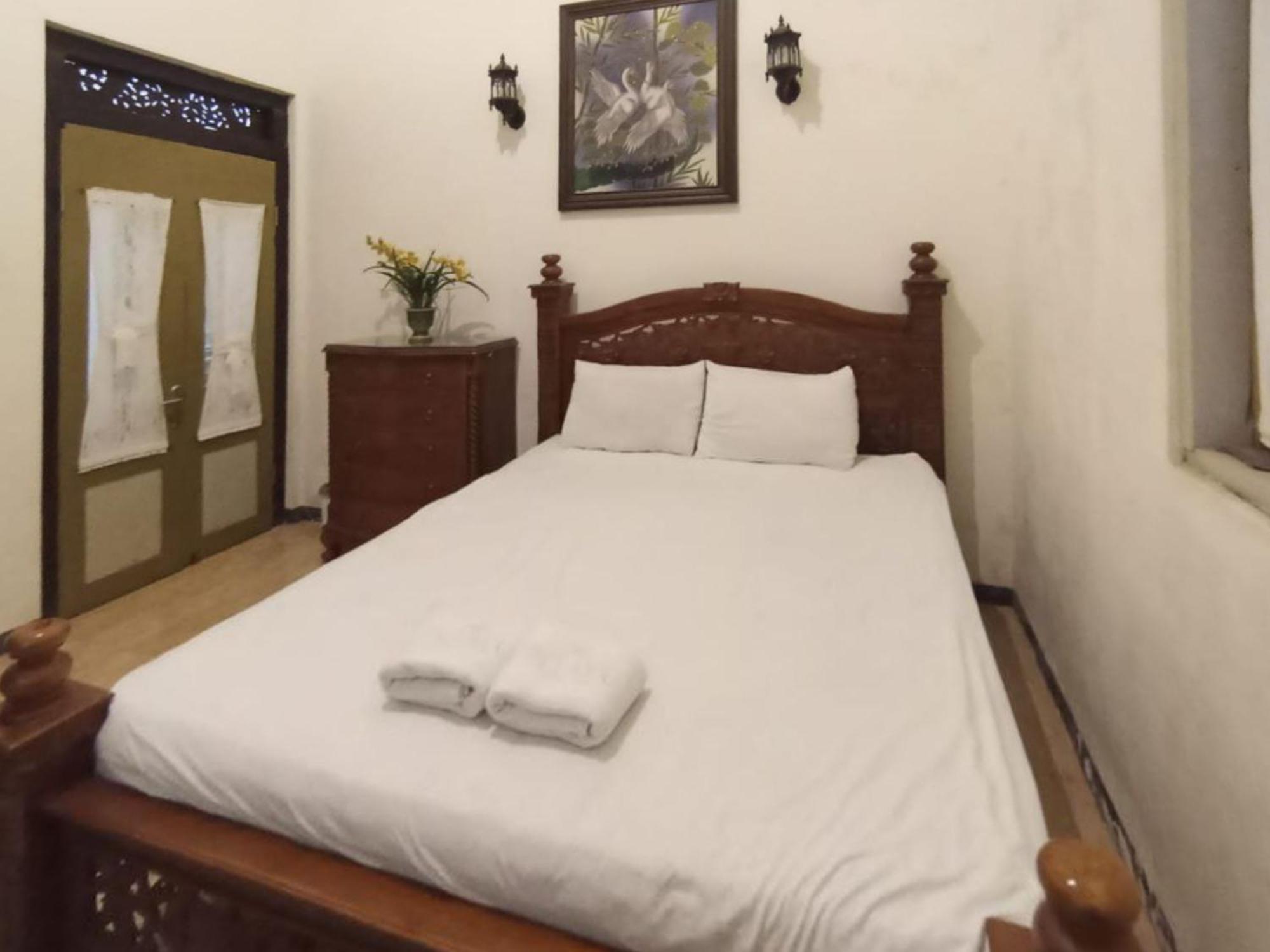 Intayu Homestay Redpartner Malang Exterior photo