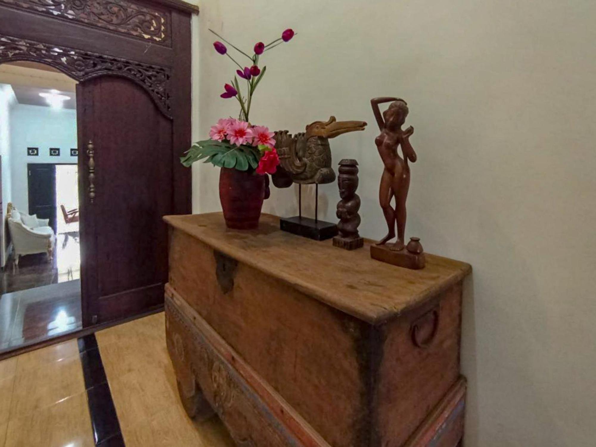 Intayu Homestay Redpartner Malang Exterior photo