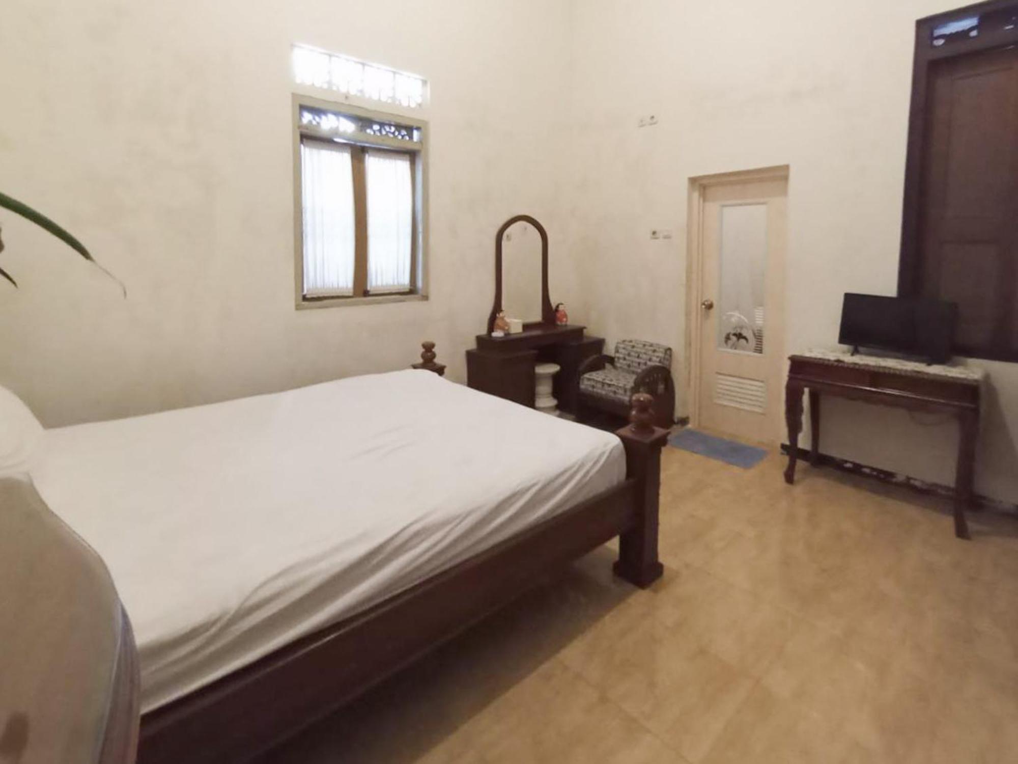 Intayu Homestay Redpartner Malang Exterior photo