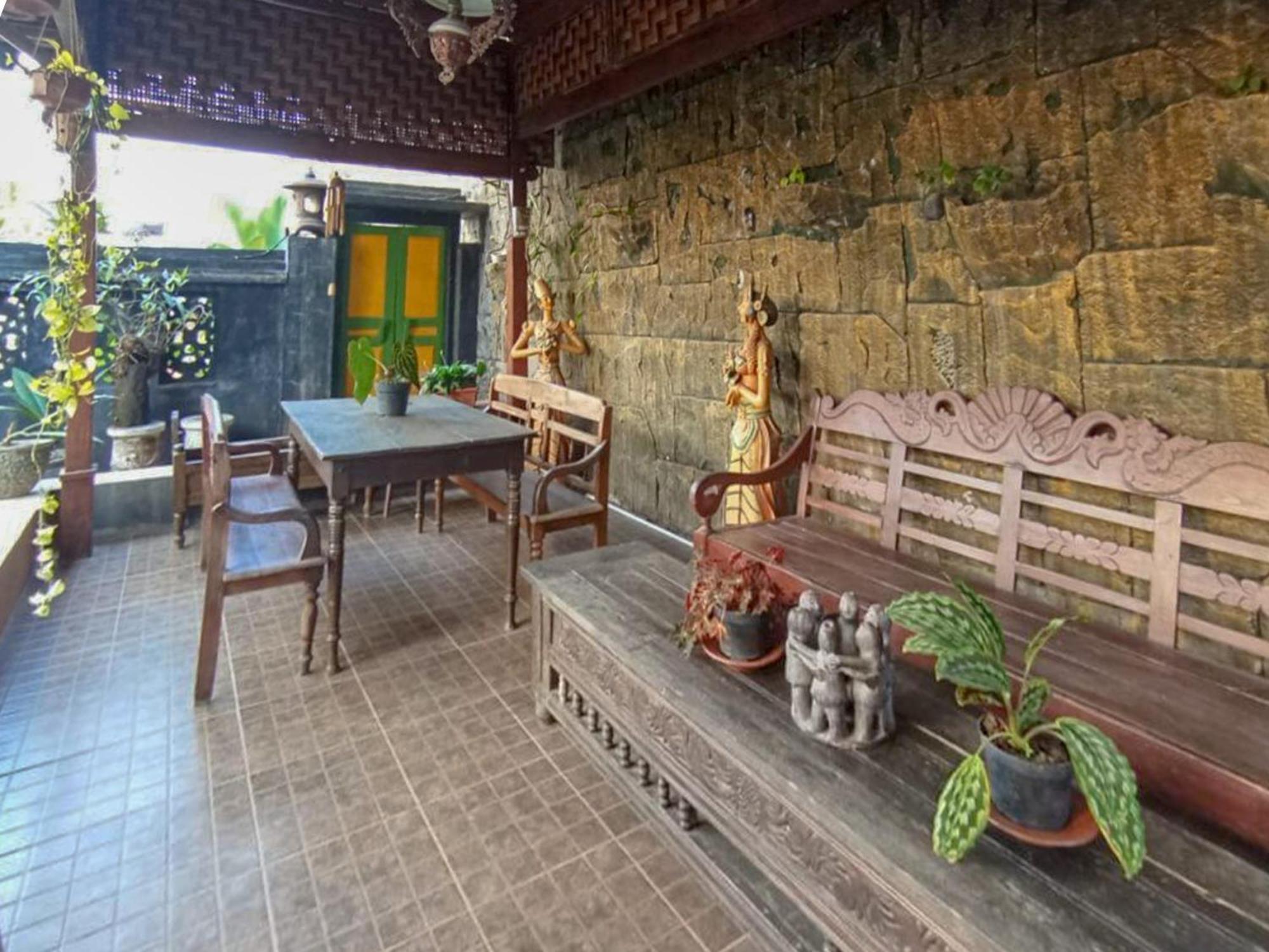 Intayu Homestay Redpartner Malang Exterior photo