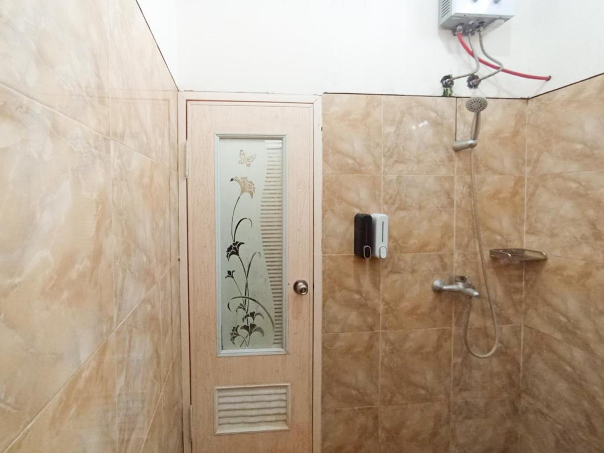 Intayu Homestay Redpartner Malang Exterior photo