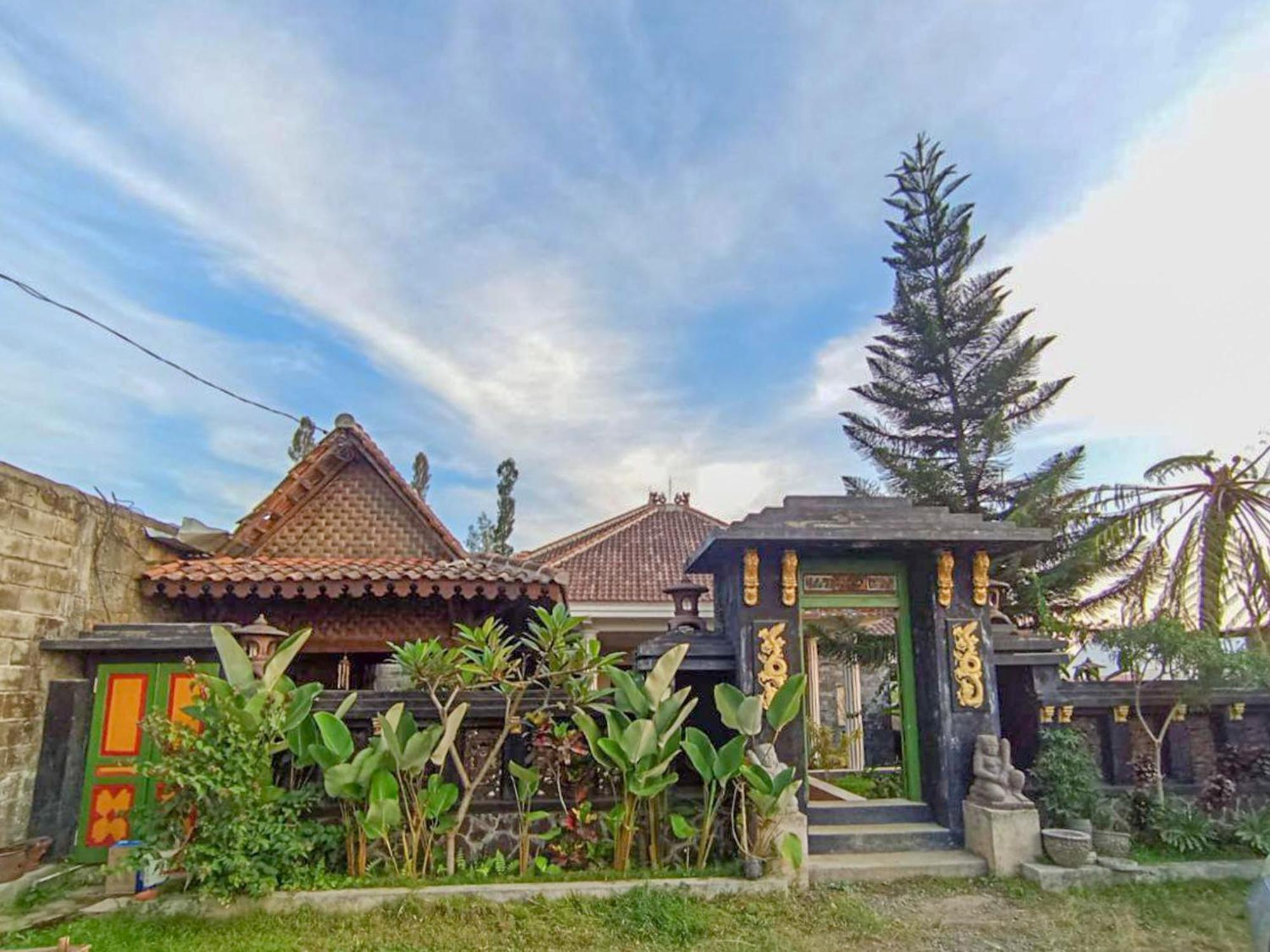Intayu Homestay Redpartner Malang Exterior photo